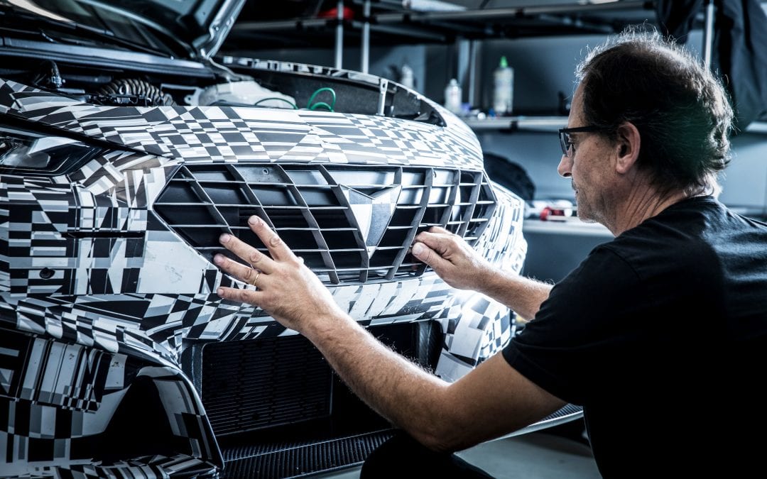 Car engineers use high-tech 3D PRINTER to make engine parts for new Seat Leon racer