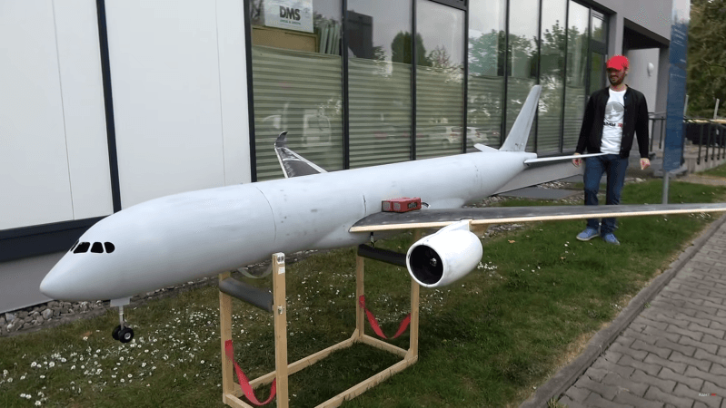 Giant Scale RC A350 Airliner Using Carbon Fibre And 3D Printing