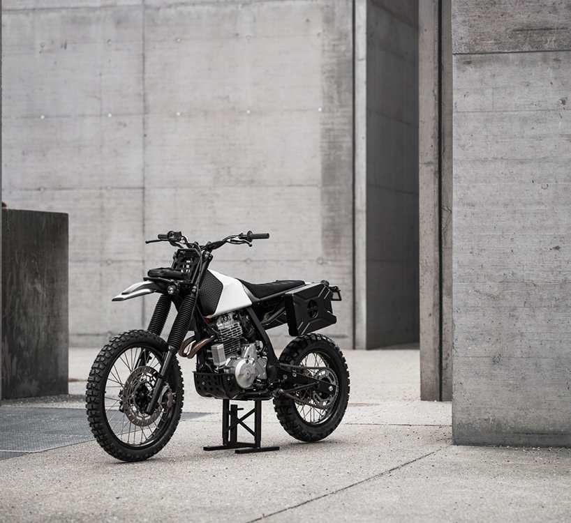 honda NX 650 morphed into vagabund V13 off-roader using 3D-printing