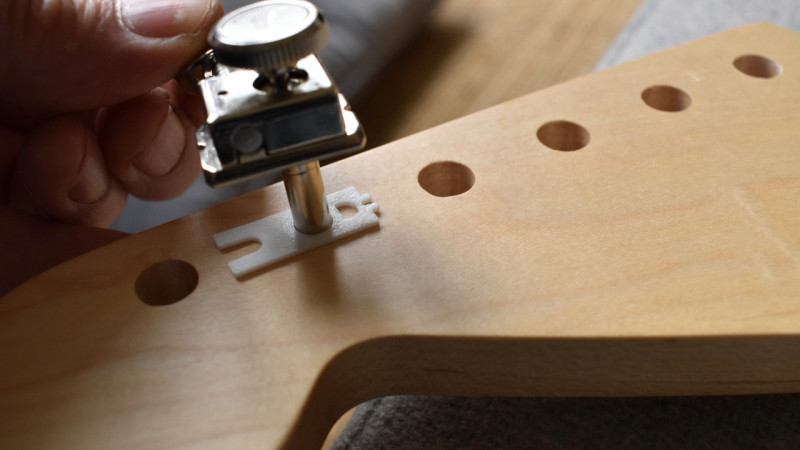 3D-Printed Adapter Keeps Your Guitar In Tune And In Style