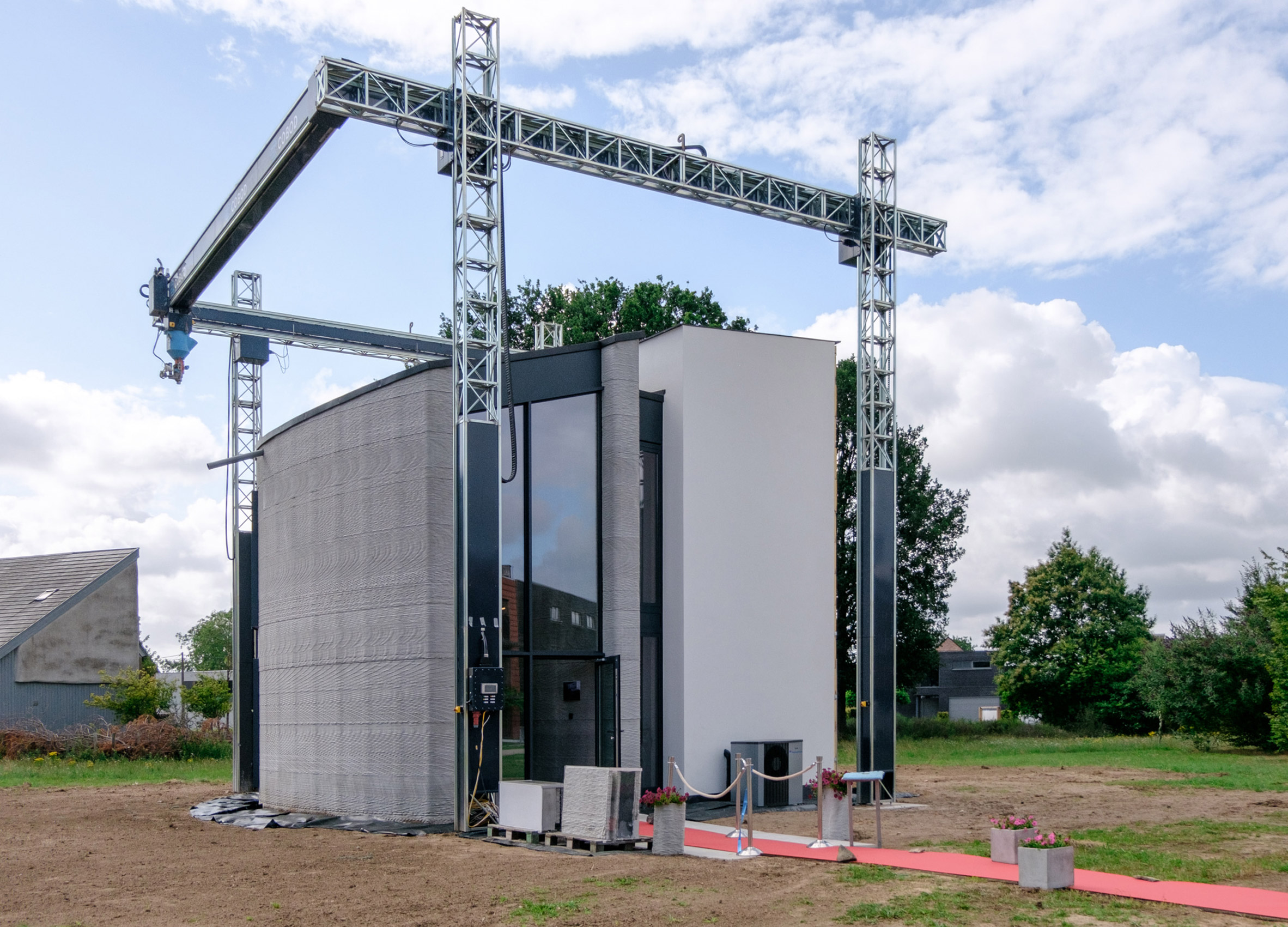 Kamp C completes two-storey house 3D-printed in one piece in situ